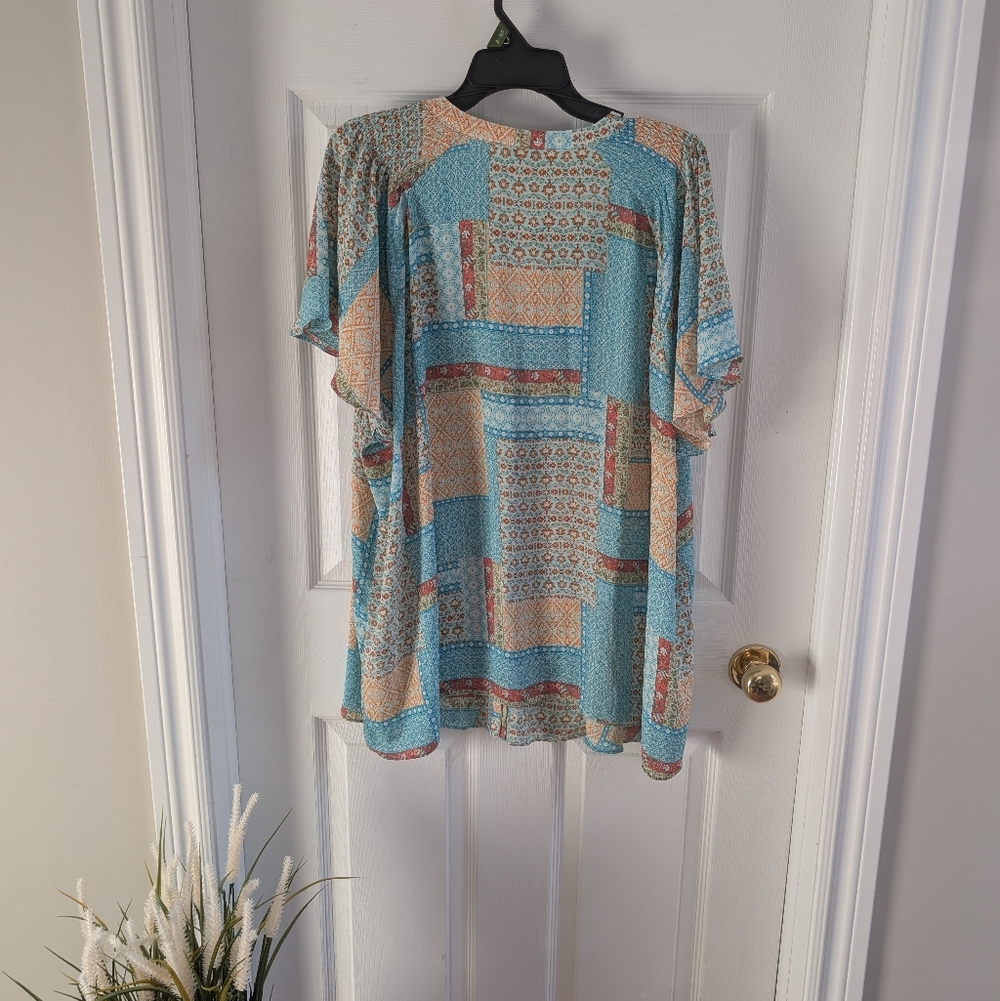 Rose & Olive Multicolor Patterned Blouse - Picture 2 of 3